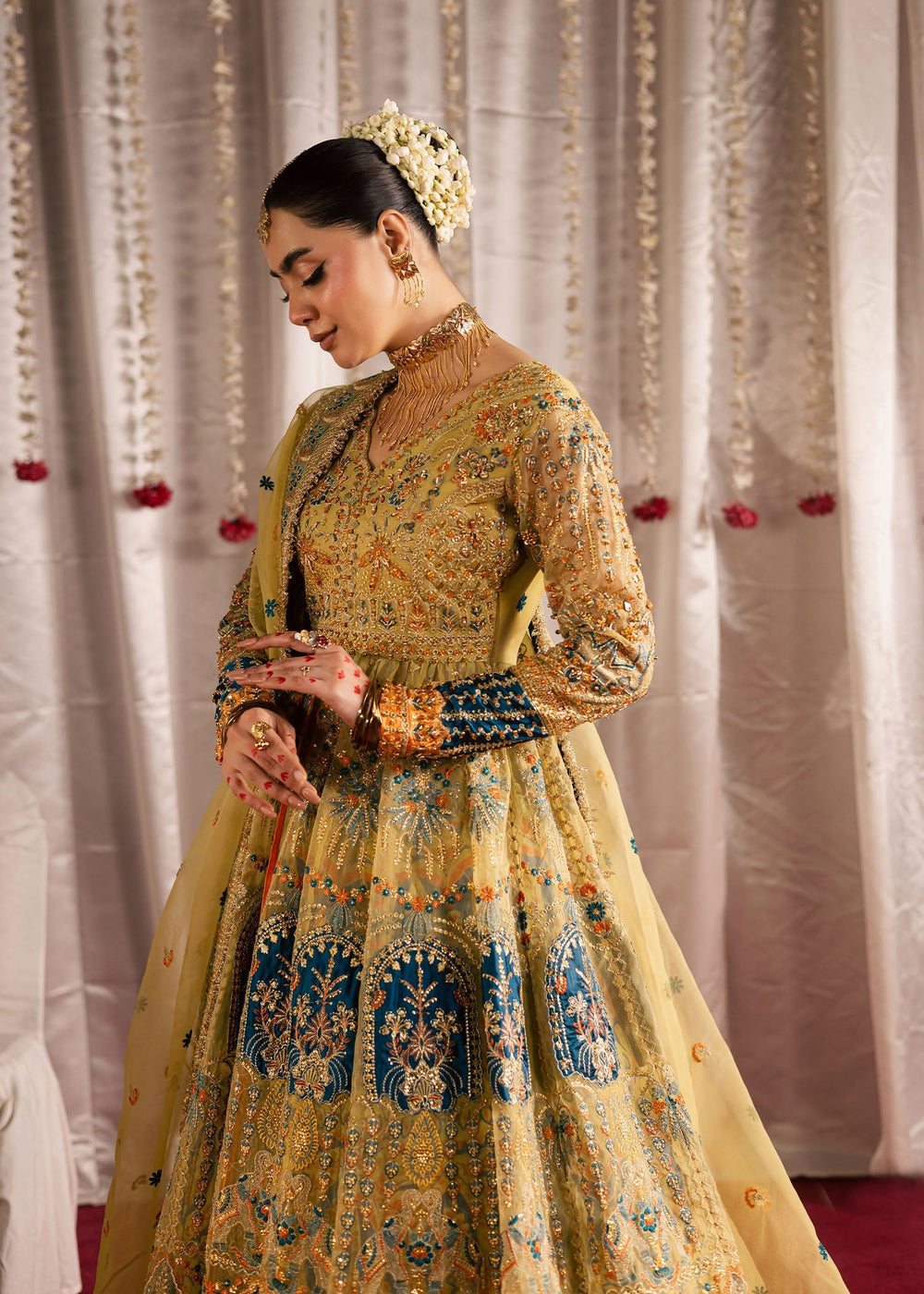 Maria Osama Khan | Jhil Mil Wedding Festive | Sunehri -
Maria Osama