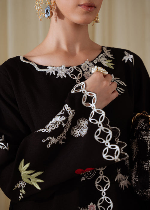 Saira Shakira | Basic Pret 25 | Dark Dust