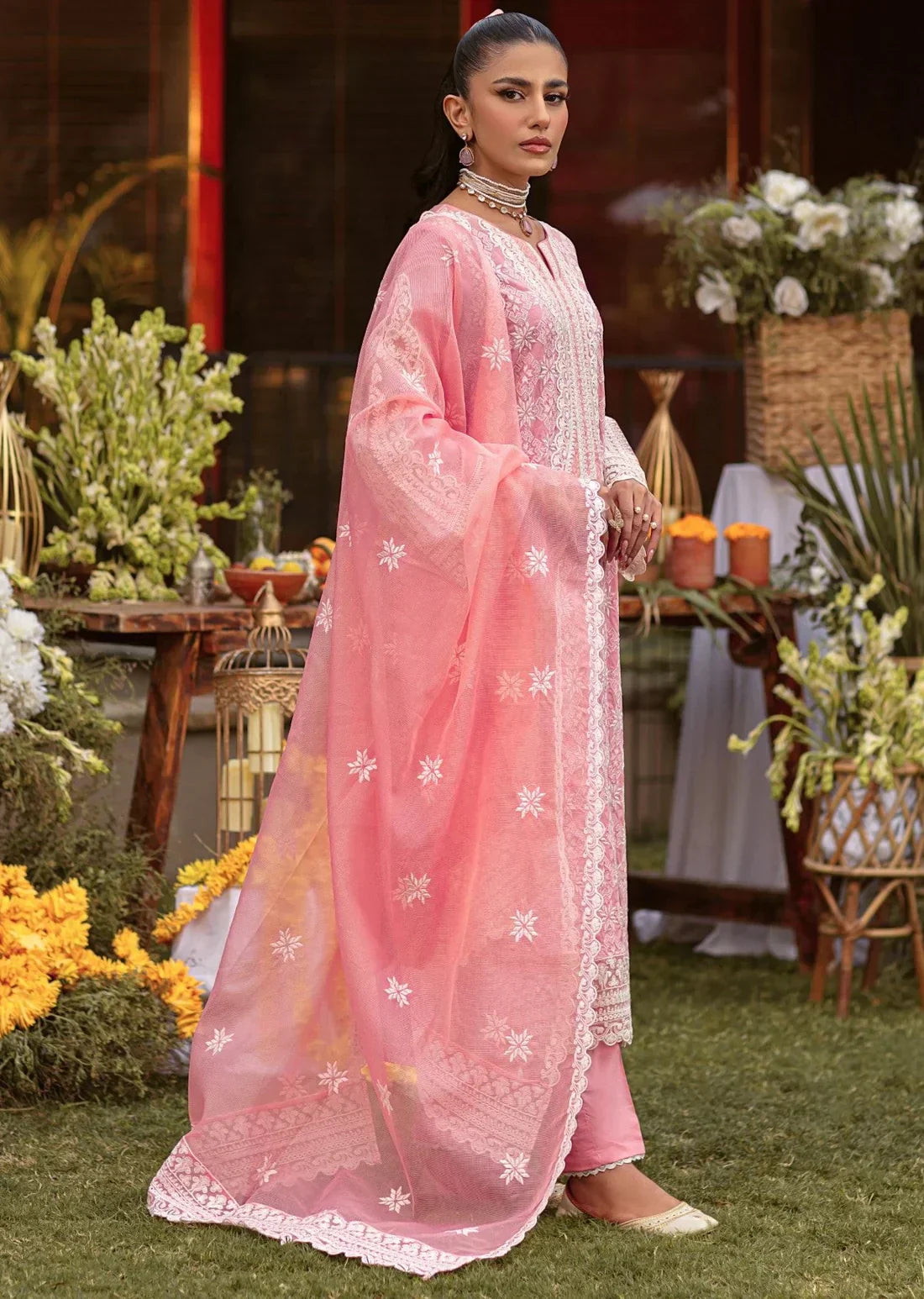 Mohagni | Muntazir Luxury Lawn 24 | MGZ-12 - House of Zarish