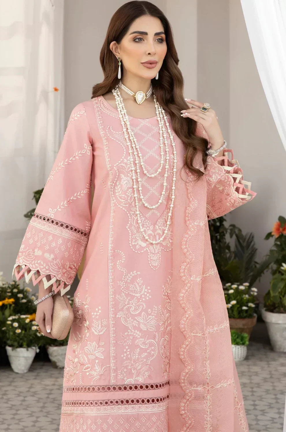 Mohagni | Muntazir Luxury Lawn 24 | AM-07 - House of Zarish
