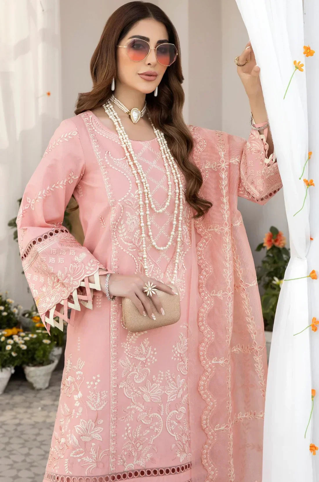 Mohagni | Muntazir Luxury Lawn 24 | AM-07 - House of Zarish