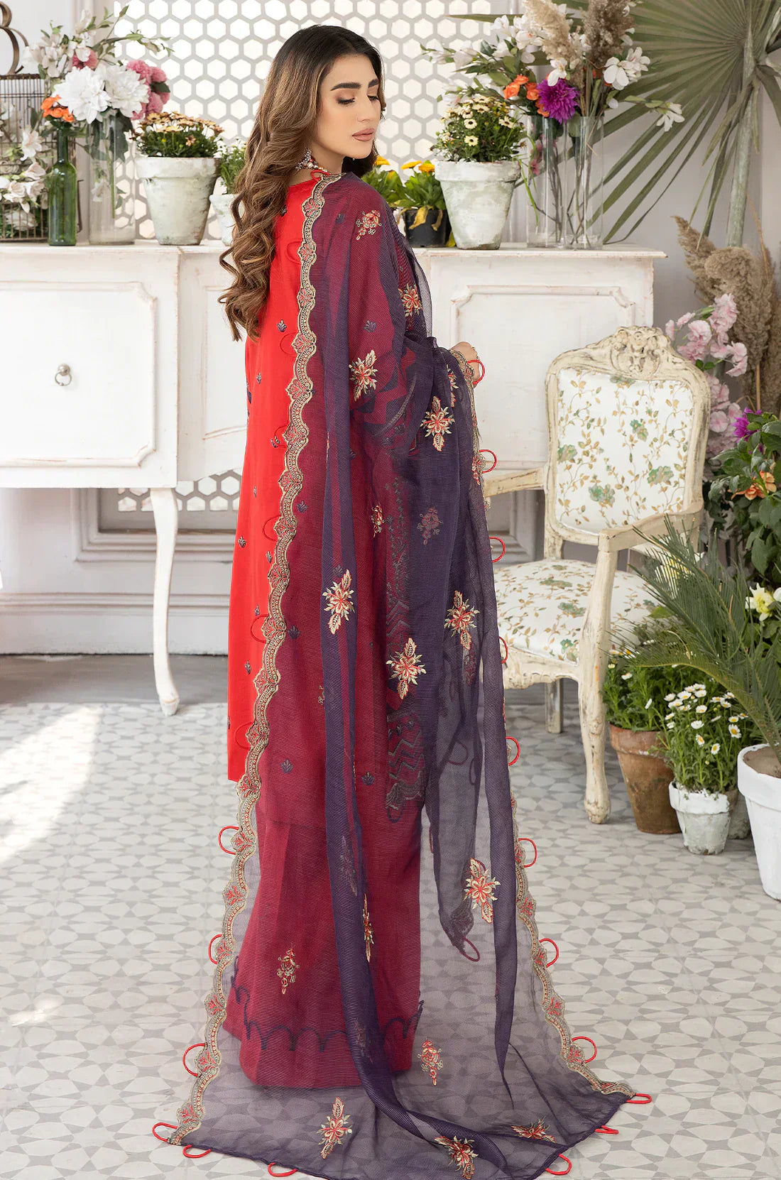 Mohagni | Muntazir Luxury Lawn 24 | AM-10 - House of Zarish