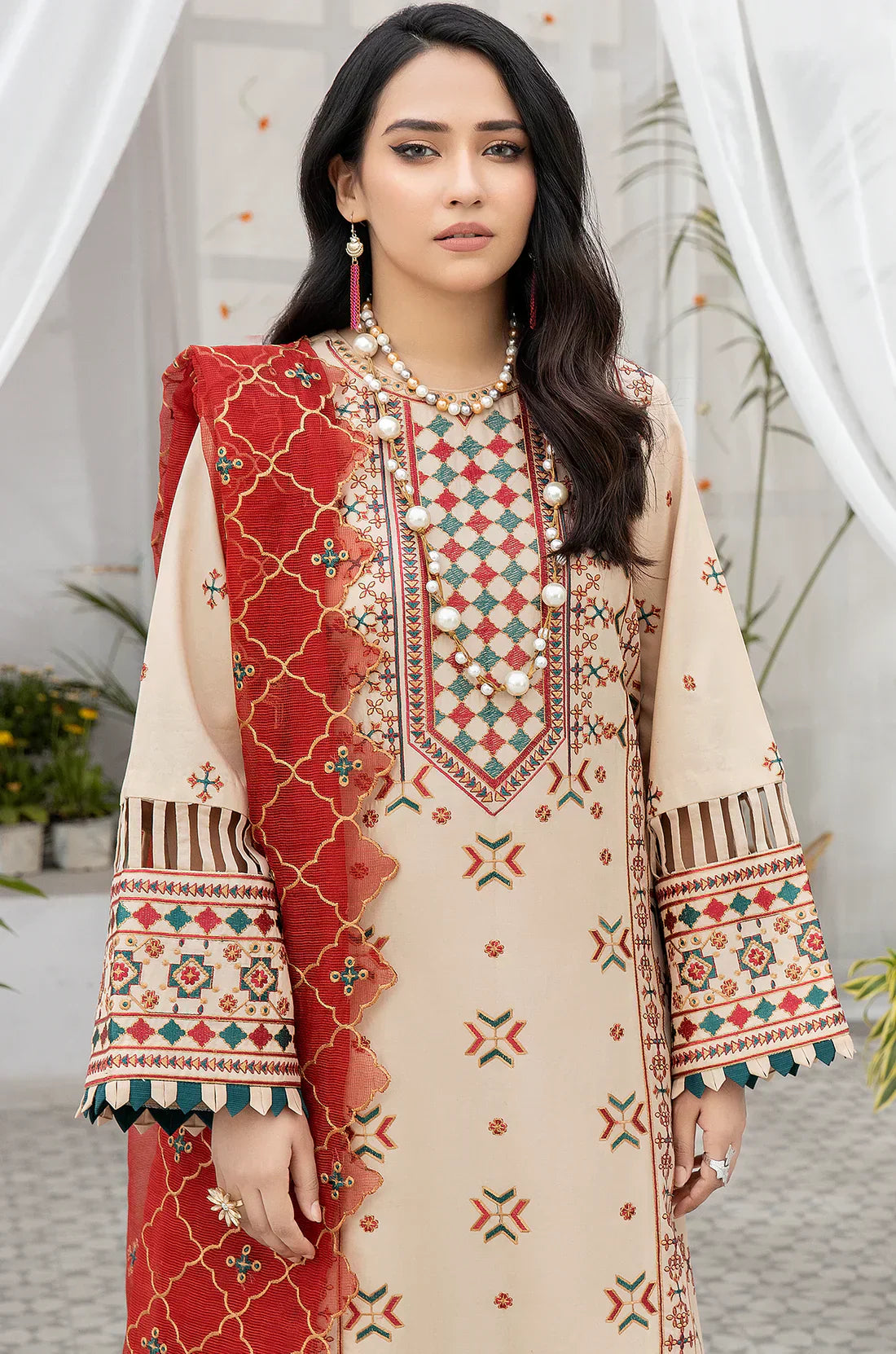 Mohagni | Muntazir Luxury Lawn 24 | AM-15 - House of Zarish