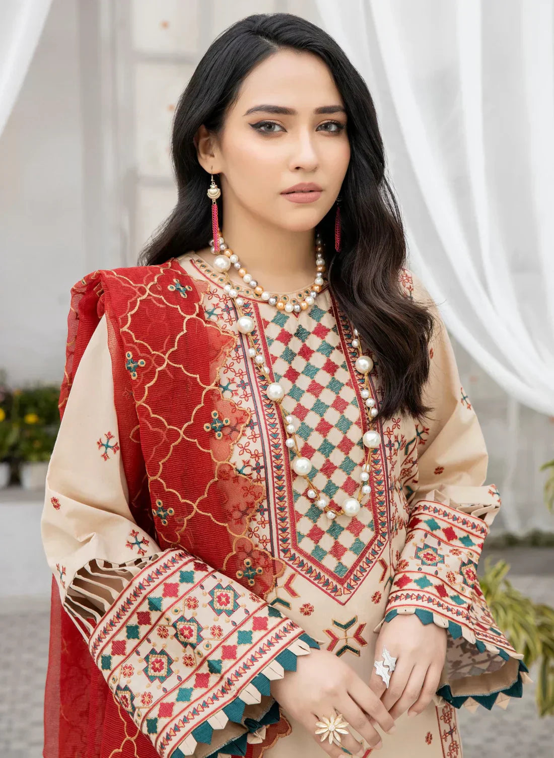 Mohagni | Muntazir Luxury Lawn 24 | AM-15 - House of Zarish
