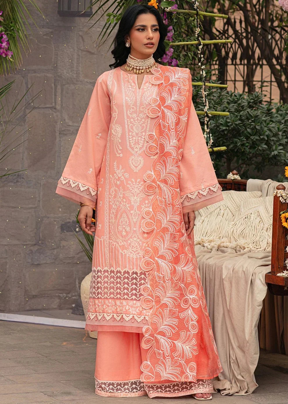 Mohagni | Muntazir Luxury Lawn 24 | CM-01 - House of Zarish