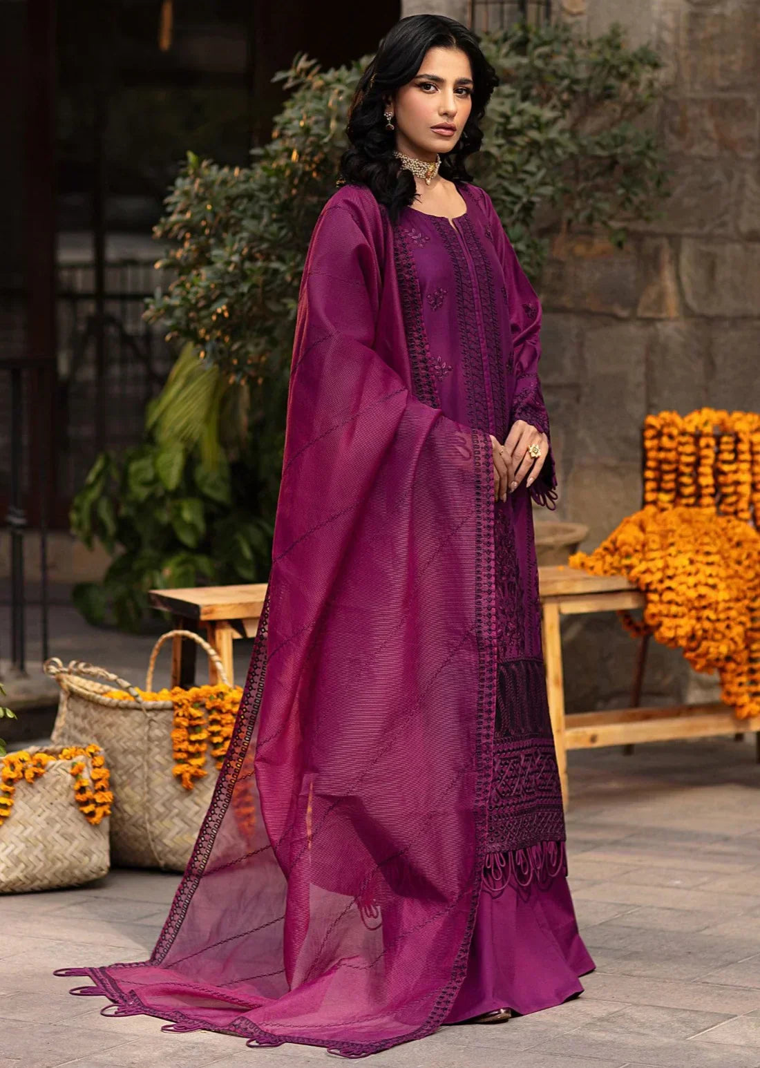 Mohagni | Muntazir Luxury Lawn 24 | CM-02 - House of Zarish