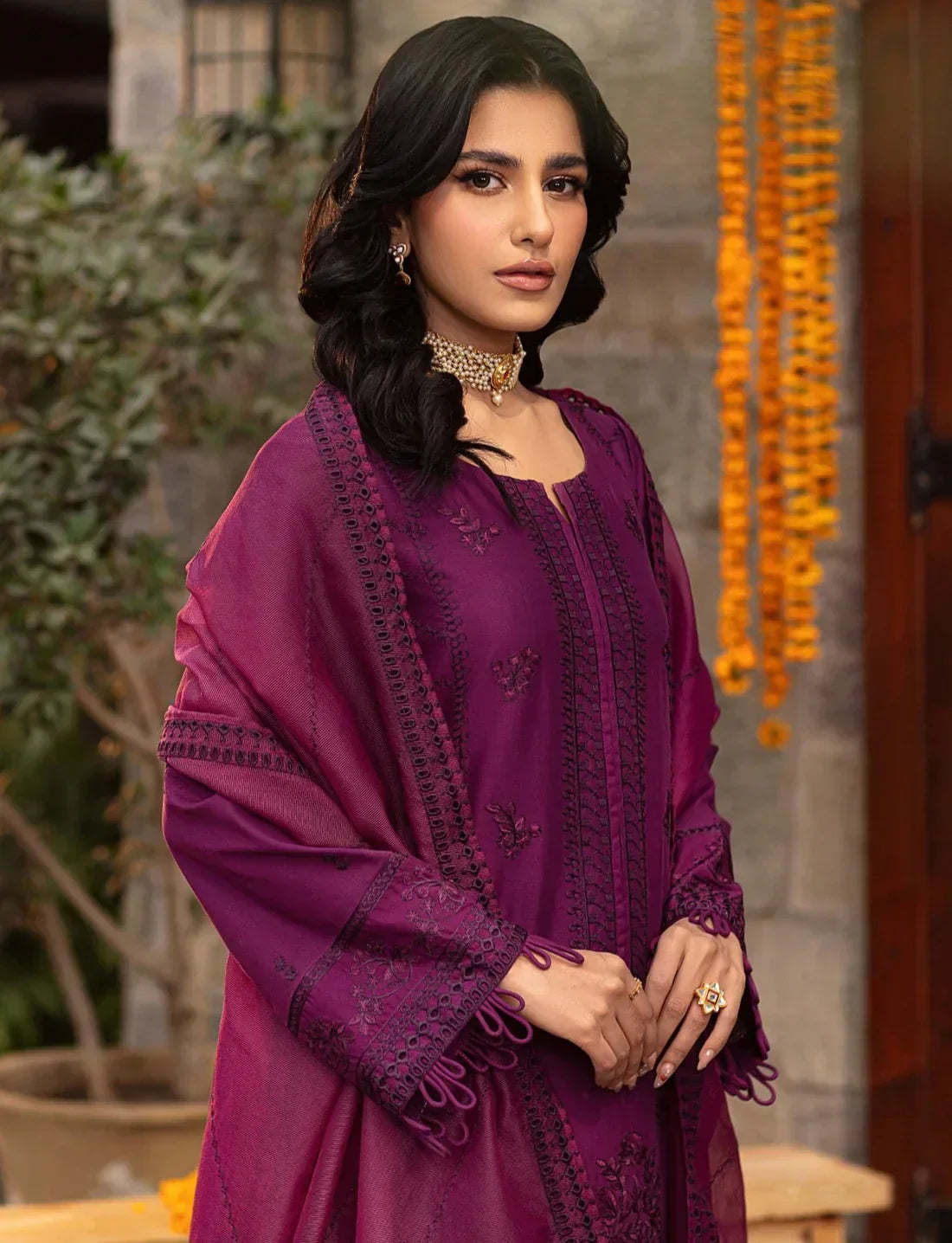 Mohagni | Muntazir Luxury Lawn 24 | CM-02 - House of Zarish