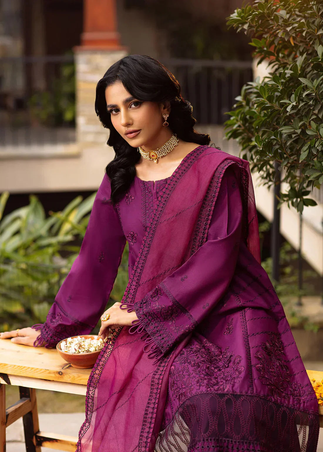 Mohagni | Muntazir Luxury Lawn 24 | CM-02 - House of Zarish