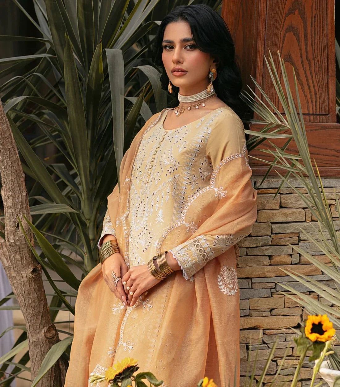 Mohagni | Muntazir Luxury Lawn 24 | CM-05 - House of Zarish