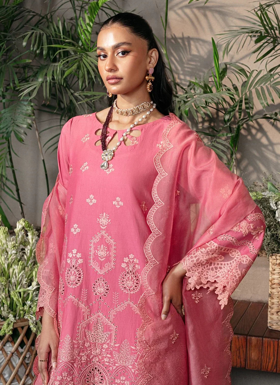 Mohagni | Muntazir Luxury Lawn 24 | CM-08 - House of Zarish