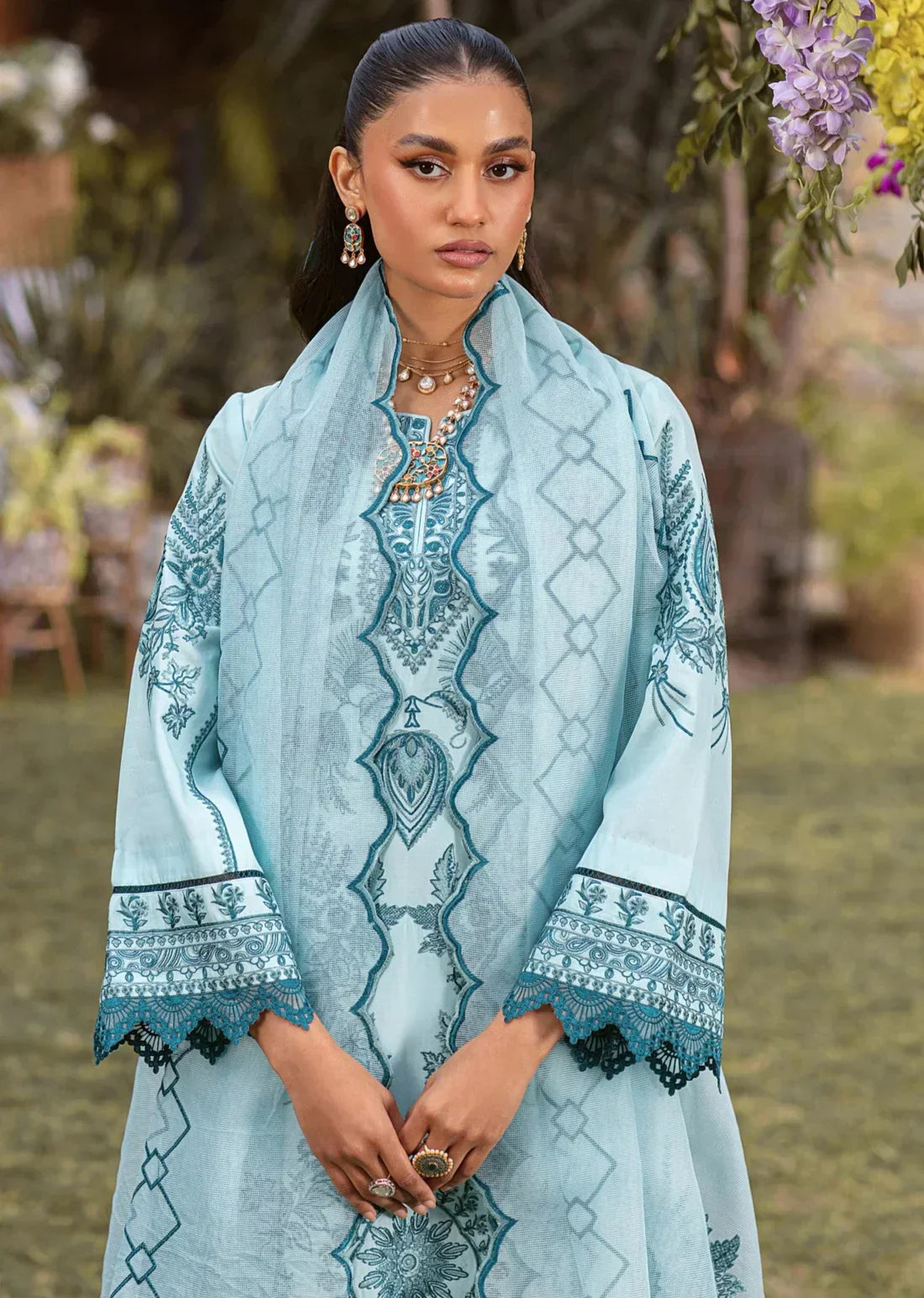 Mohagni | Muntazir Luxury Lawn 24 | CM-10 - House of Zarish