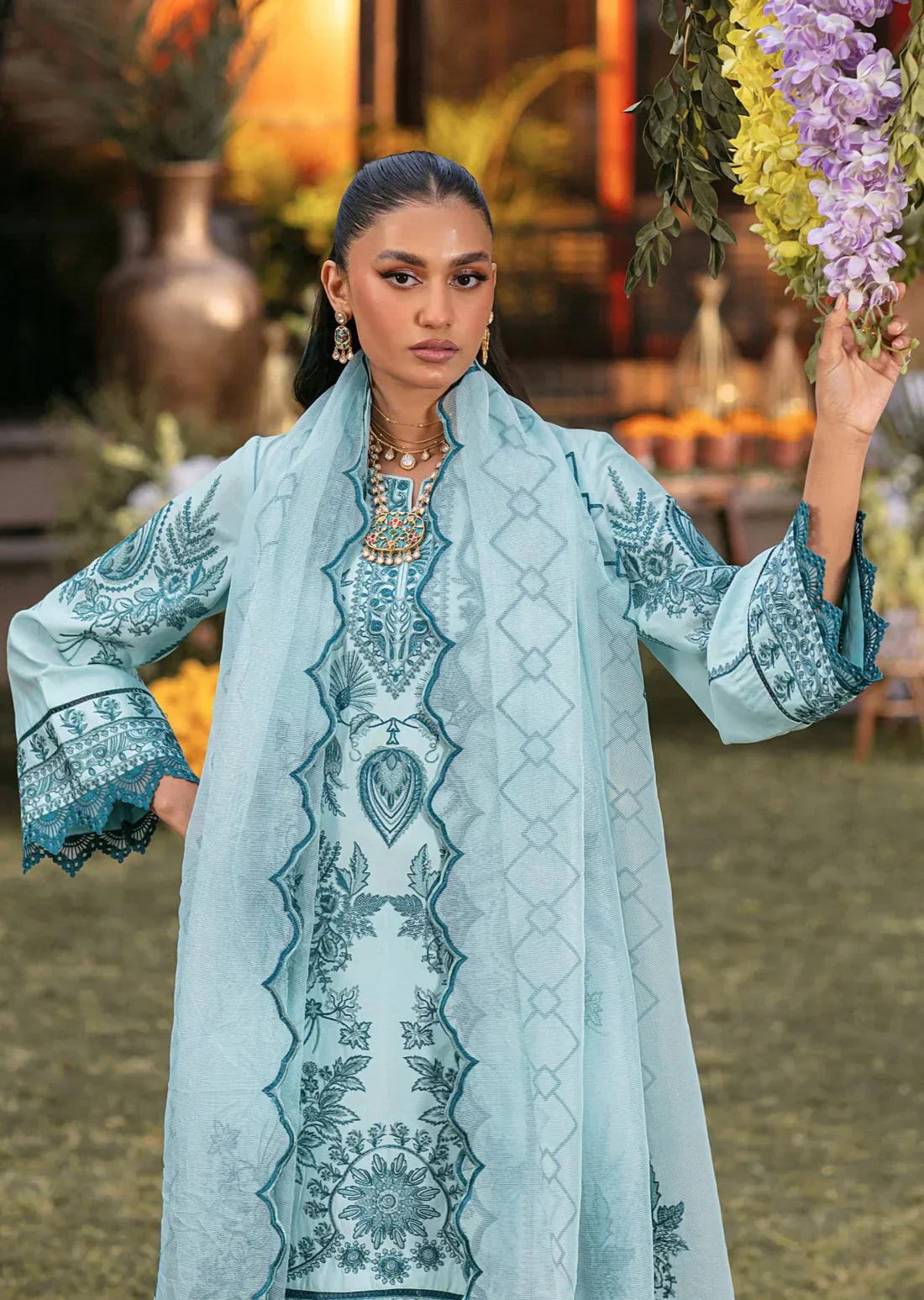 Mohagni | Muntazir Luxury Lawn 24 | CM-10 - House of Zarish