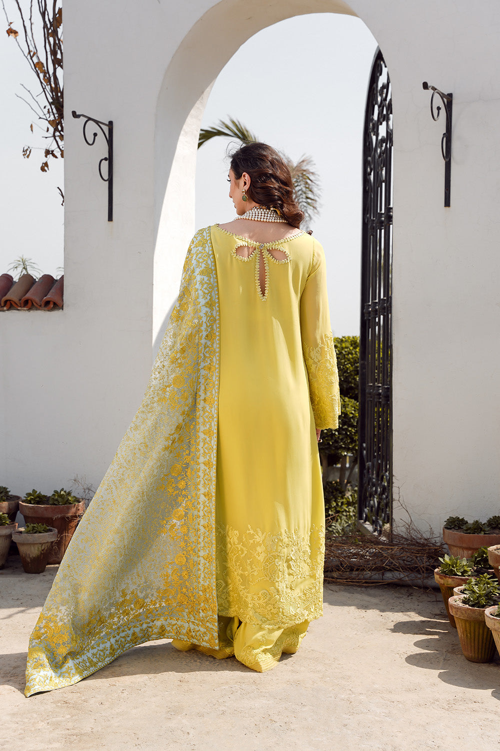 Nilofer Shahid | Verve Summer 24 | Evara (3pc)  Verve SS 24 - House of Zarish
