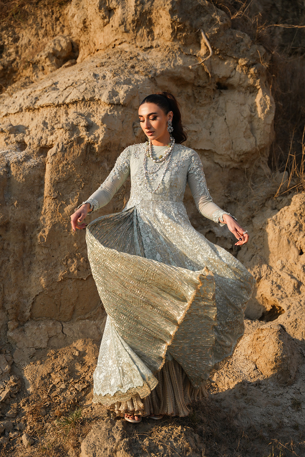 Nilofer Shahid | Verve Summer 24 | Mavi  Verve SS 24 - House of Zarish