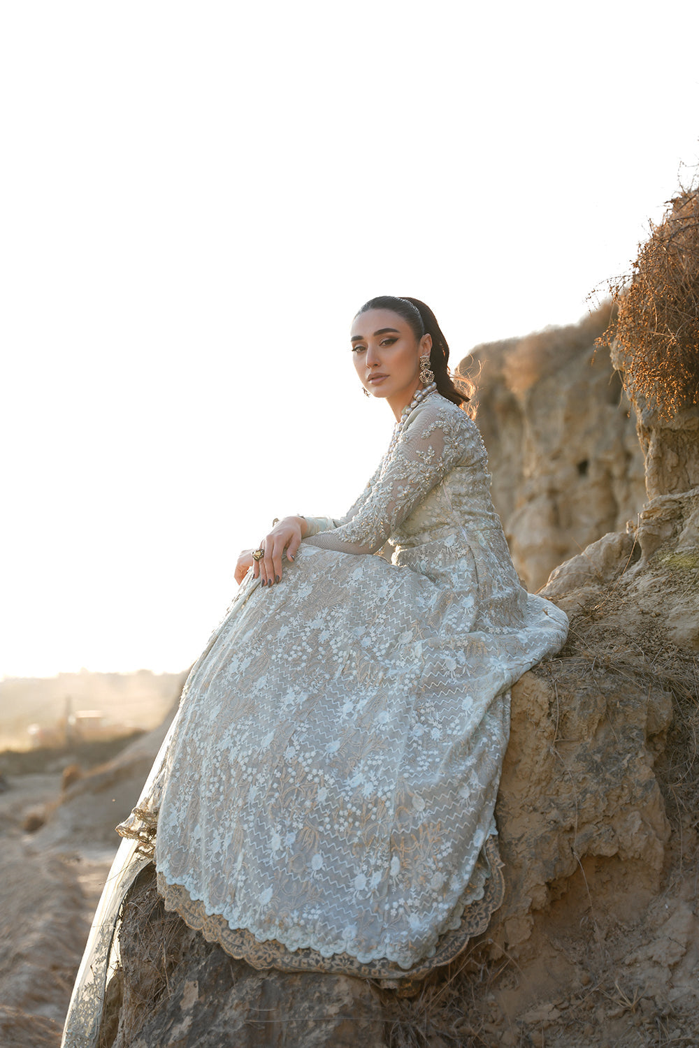 Nilofer Shahid | Verve Summer 24 | Mavi  Verve SS 24 - House of Zarish