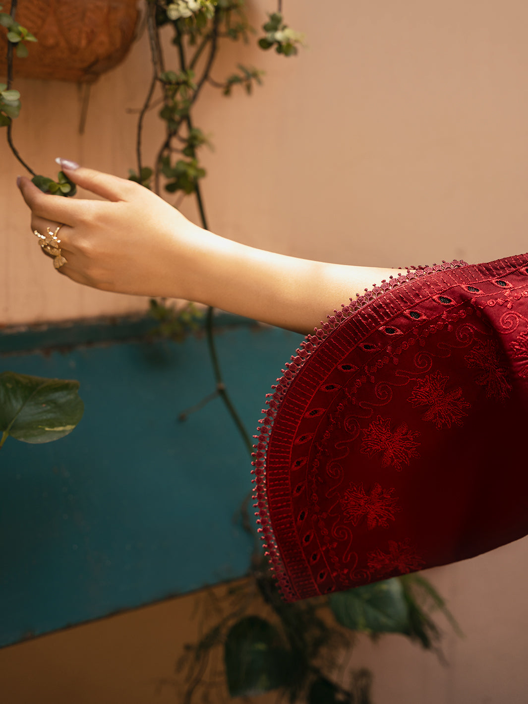 Izel | Dastak Luxury Lawn | REET - House Of Anaya