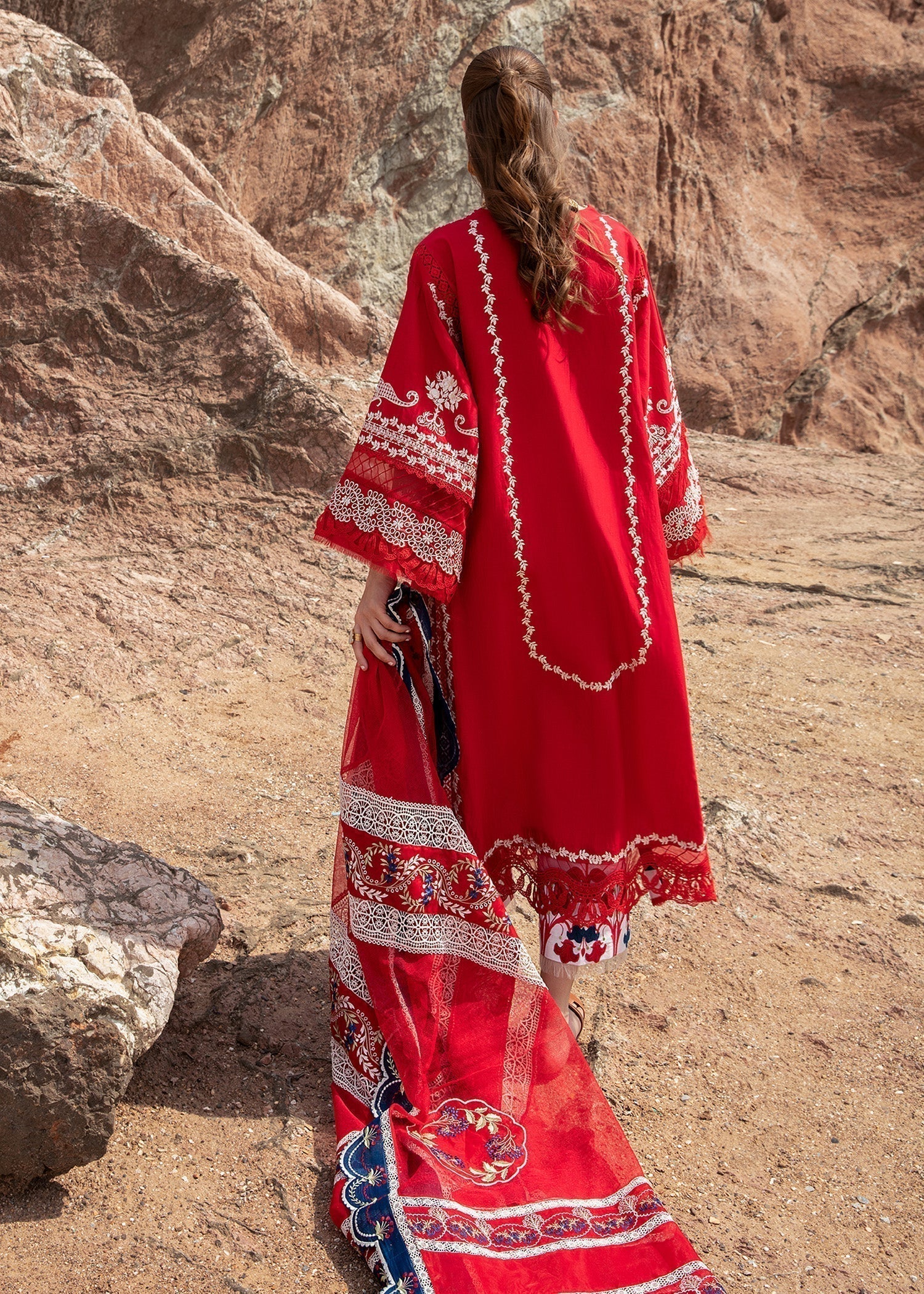 Crimson | Lawn 24 | Stars of Fire - Flame red - House Of Anaya