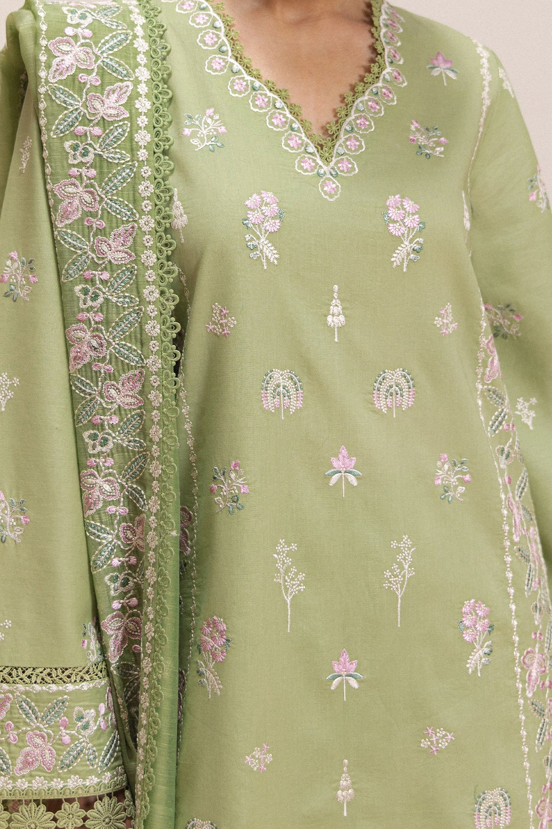 Afrozeh | Basic Pret '26 | NACRE