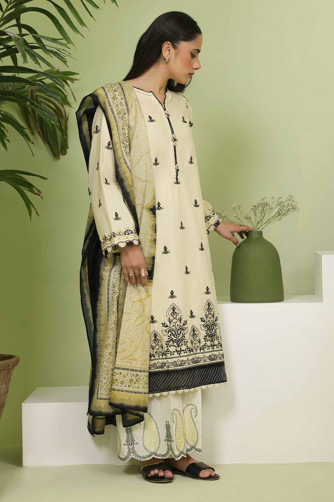 Zellbury | Unstitched 3 Piece Lawn | Embroidered Shirt Shalwar Dupatta - 1369 - House Of Zarish
