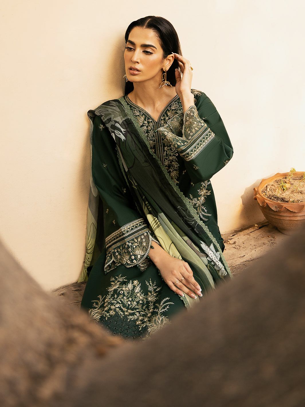 Izel | Dastak Luxury Lawn | ZAIB - House Of Anaya