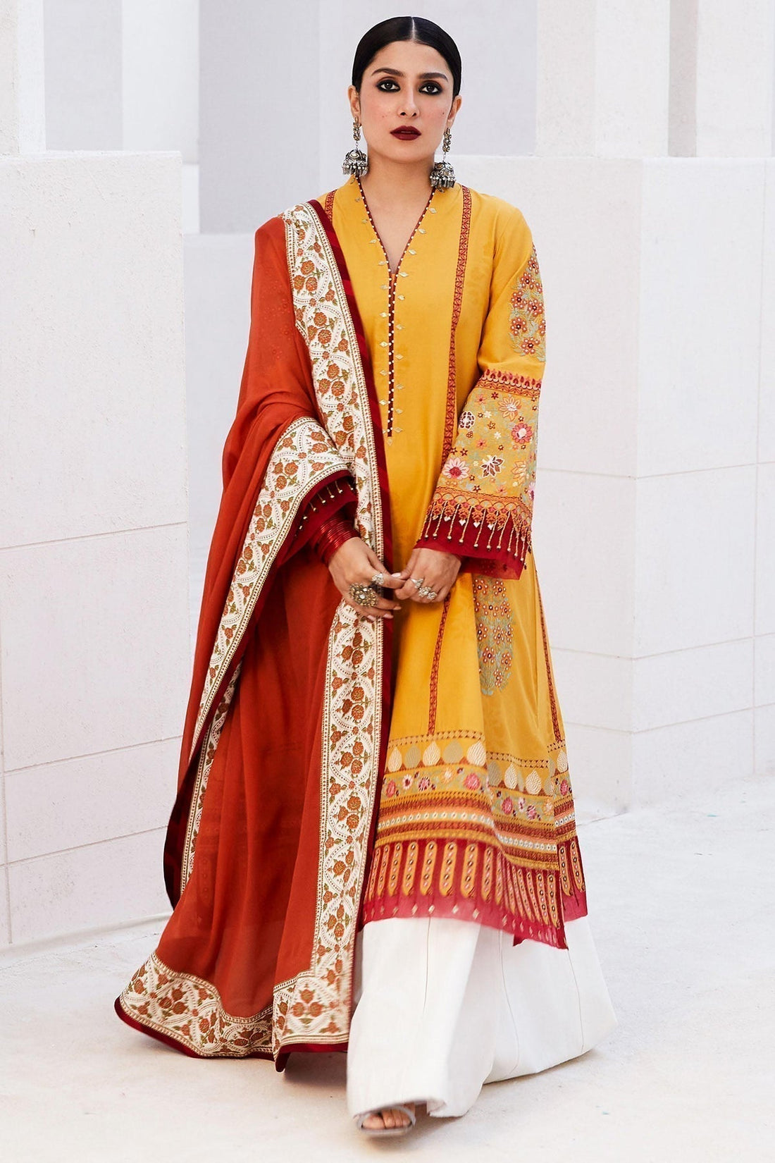 Zara Shahjahan | Luxury Lawn 24 | SANDAL-10A - House of Zarish