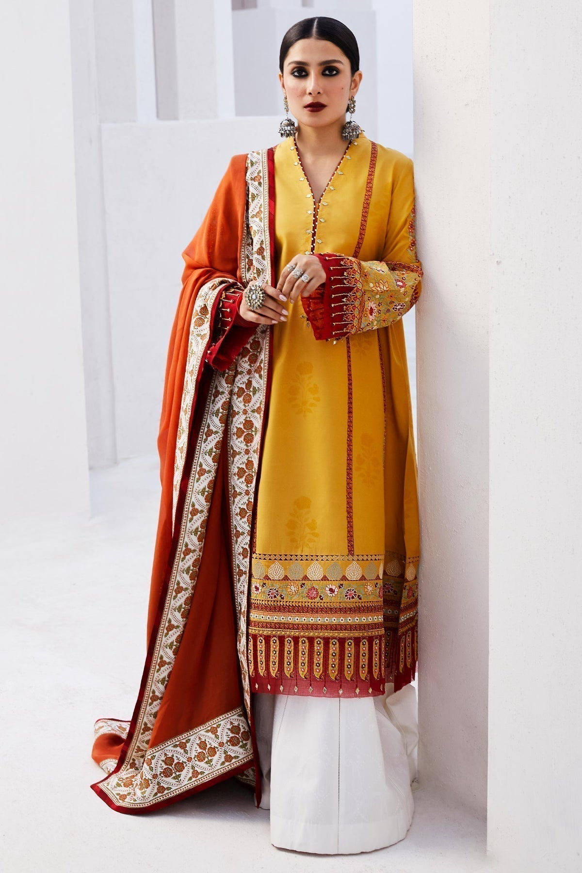 Zara Shahjahan | Luxury Lawn 24 | SANDAL-10A - House of Zarish