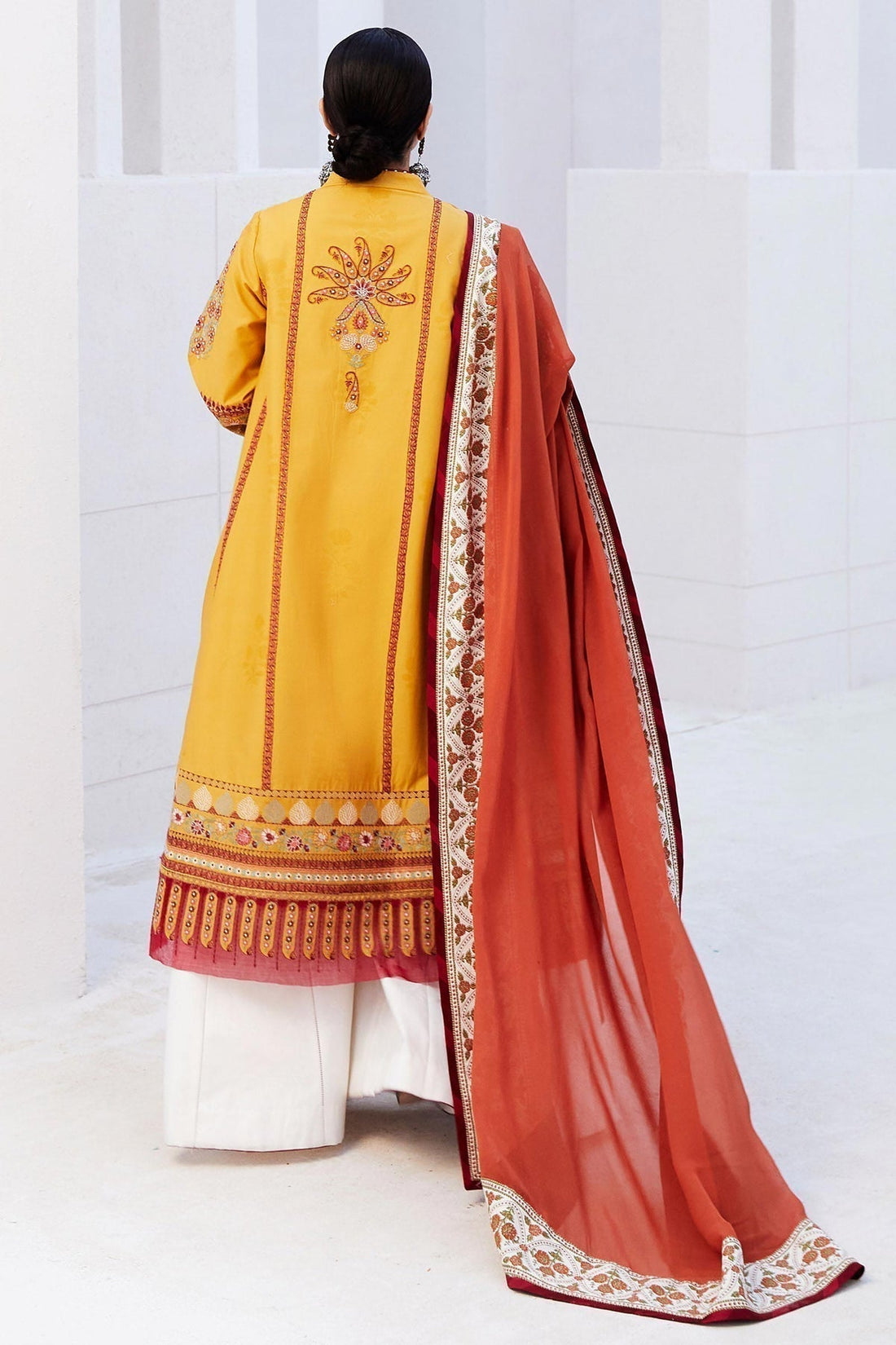 Zara Shahjahan | Luxury Lawn 24 | SANDAL-10A - House of Zarish