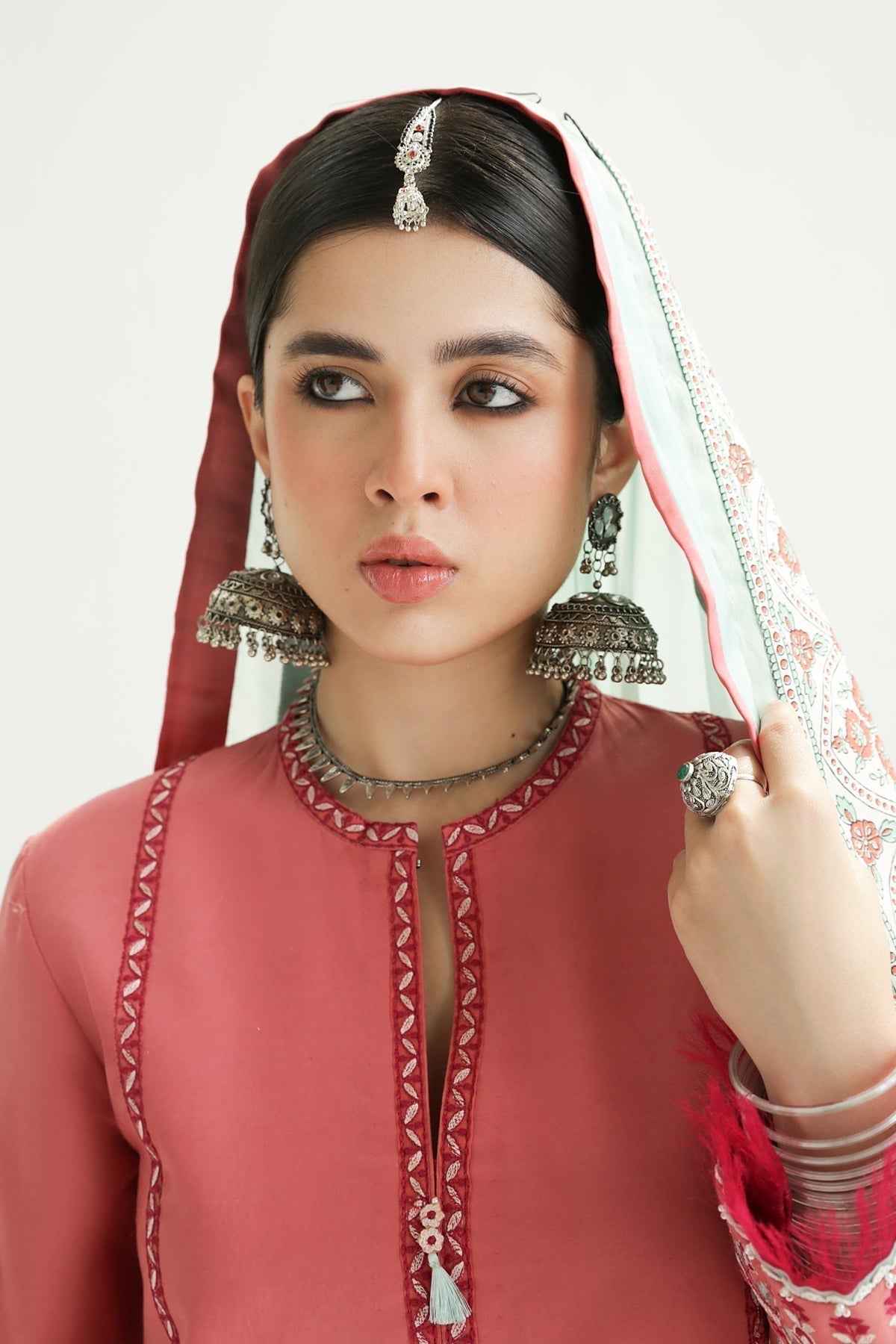 Zara Shahjahan | Luxury Lawn 24 | SANDAL-10B - House of Zarish
